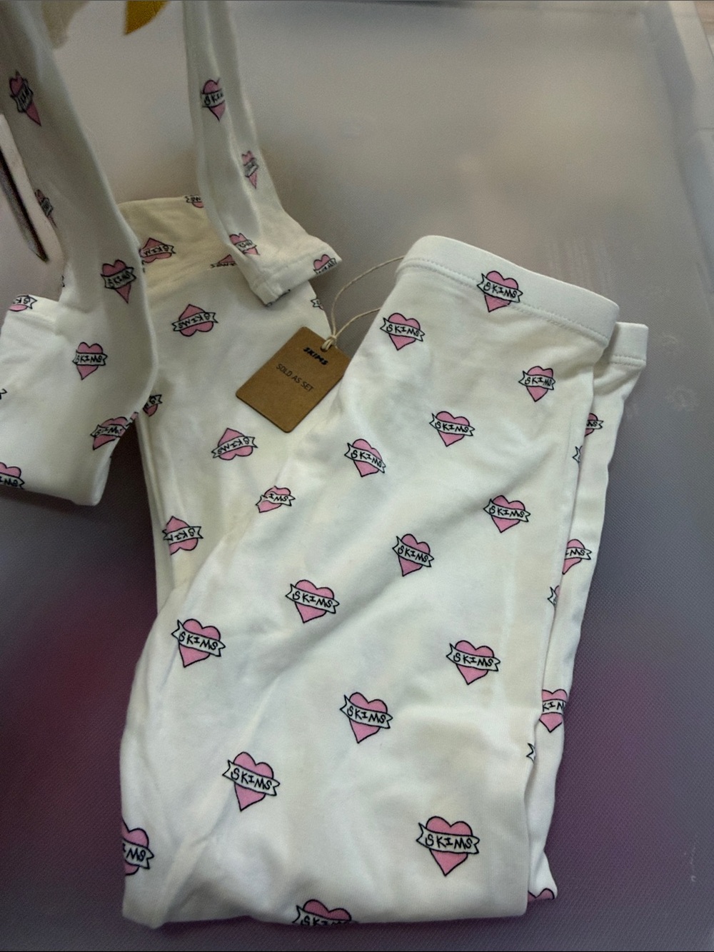Skims Kids Sleep Set Marble Heart Banner - Picture 6 of 7
